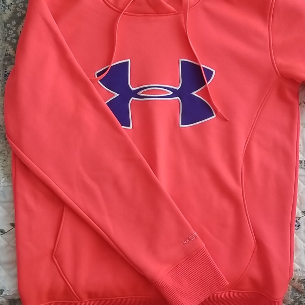 Under armour sweatshirt
